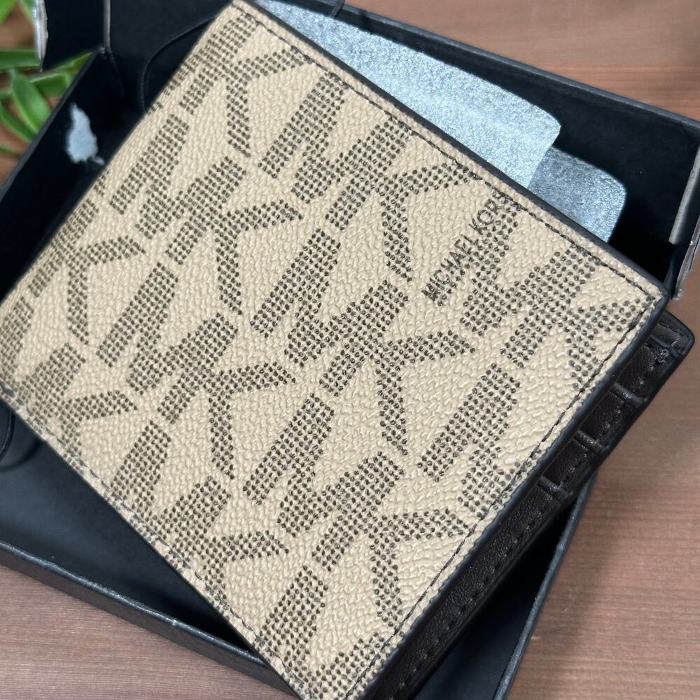 Michael Kors Slim Billfold Men’s Wallet - Picture 3 of 8